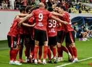 爱游戏体育games-集结日成都蓉城状态回暖：法国杯节点到来，态度坚定，身体对抗强度拉满的简单介绍-爱游戏体育games