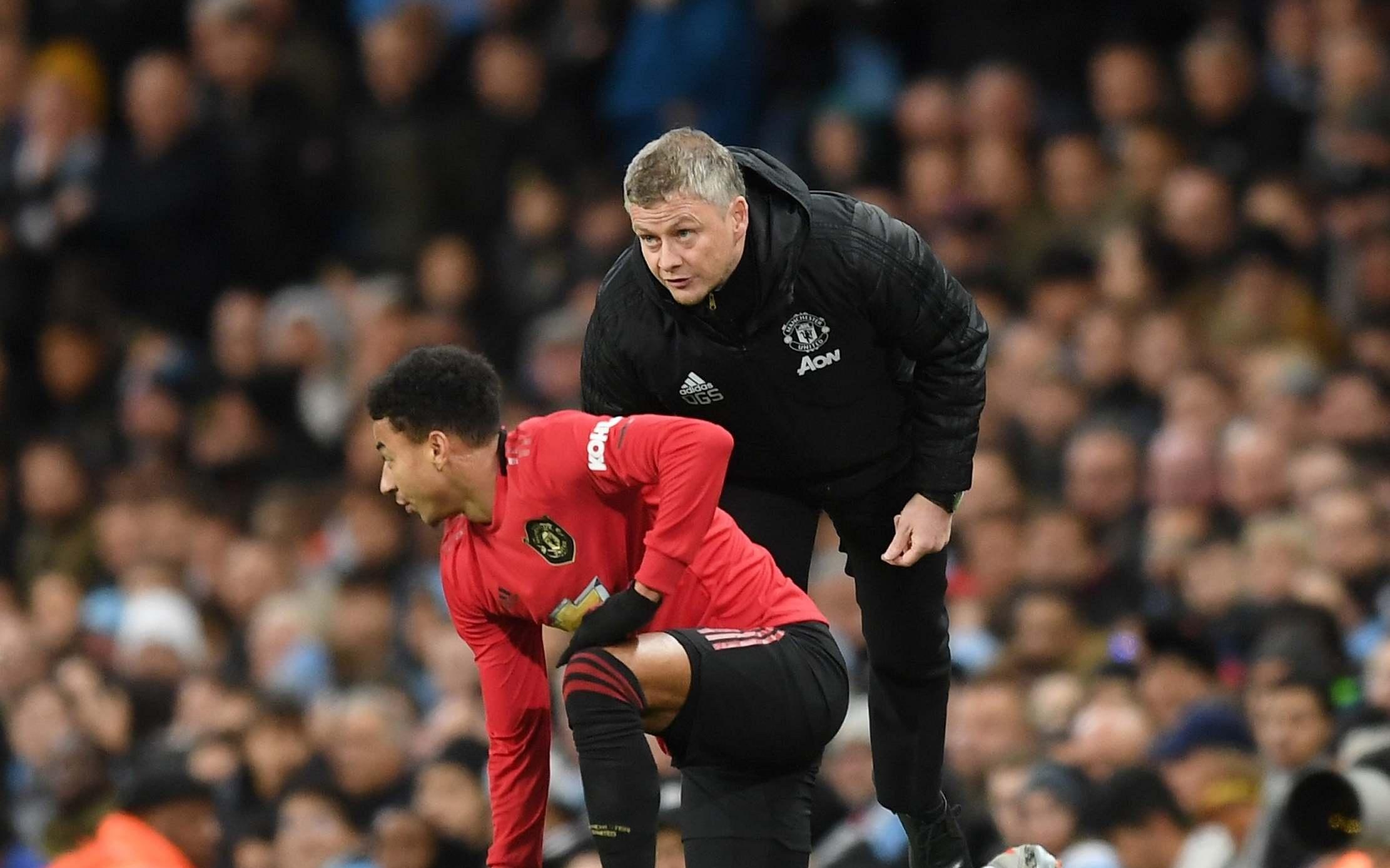 包含赛地聚焦：荷甲清晨热度飙升；曼联外线爆发；目标明确；资深球员宣示担当的词条