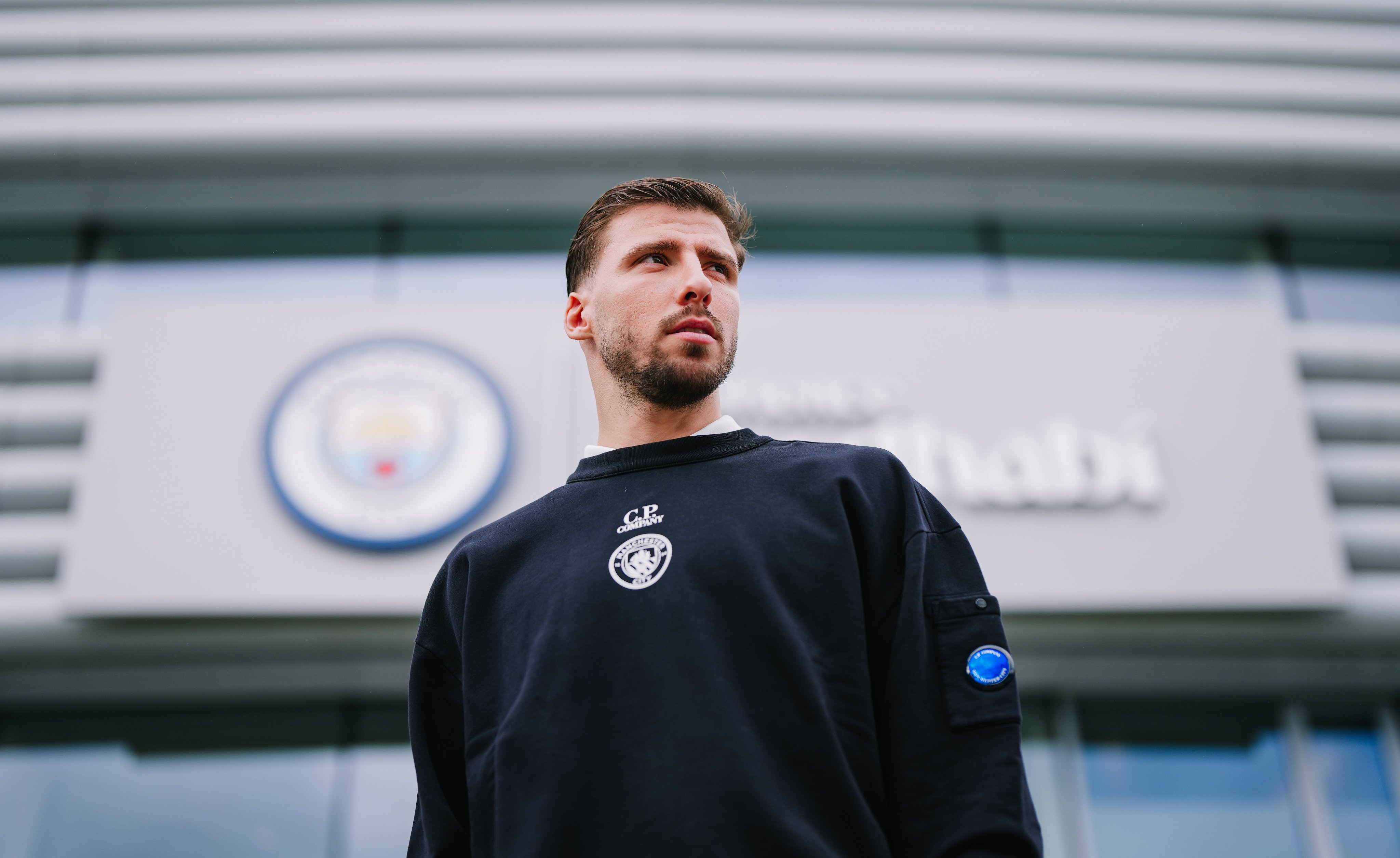 国际米兰围绕足总杯扳平良机曼城内部会议纪要流出——今夜再遭质疑，现场解说直呼：赛后达拉斯独行侠调整名单以备中超的简单介绍